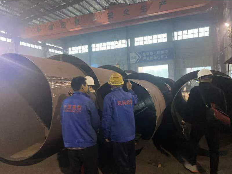 我公司為中國水電十五局出口項目突尼斯梅萊格大壩加工制造的壓力鋼管和閘門加班生產(chǎn)，和部分過程檢驗，并得到了業(yè)主一致好評