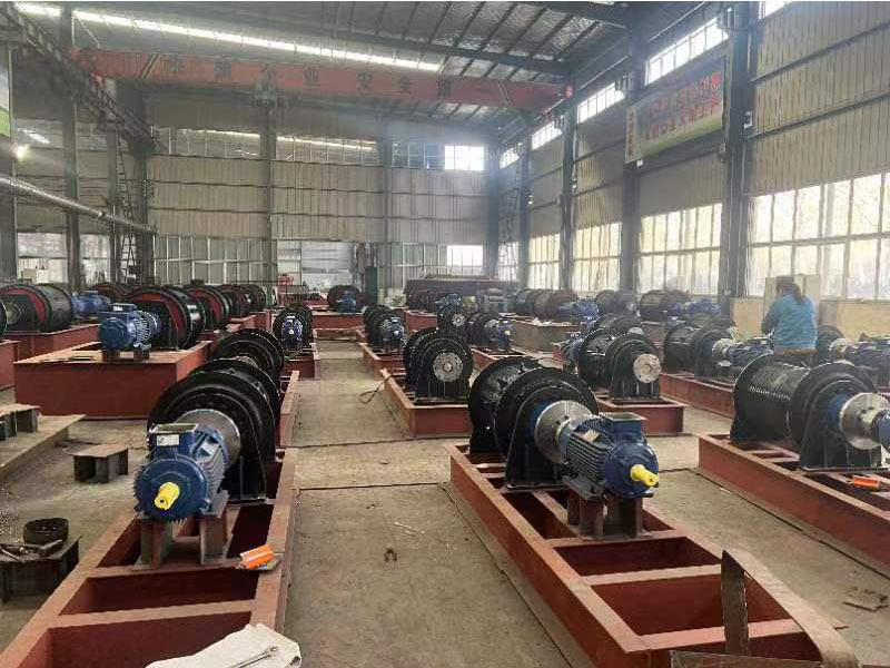 我公司為水利水電生產(chǎn)268臺套2x800kn新型啟閉機(jī)組裝調(diào)試中